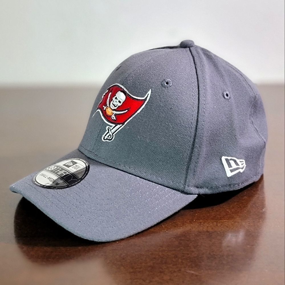 New Era NFL Tampa Bay Bucaneers 39Thirty 3930 Gray Baseball Dad Hat Cap Unisex